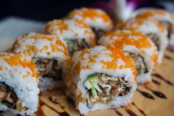 MA14. Salmon skin maki