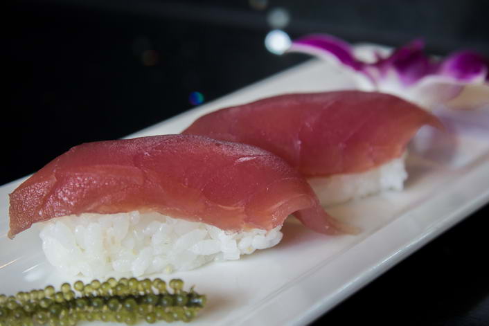 Ni1. Maguro Nigiri