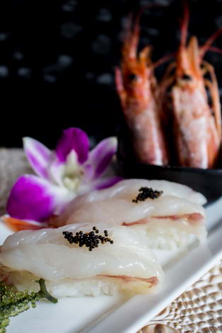 Ni13. Amaebi nigiri