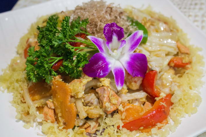 UD7.3 Yaki udon or ramen with seafood